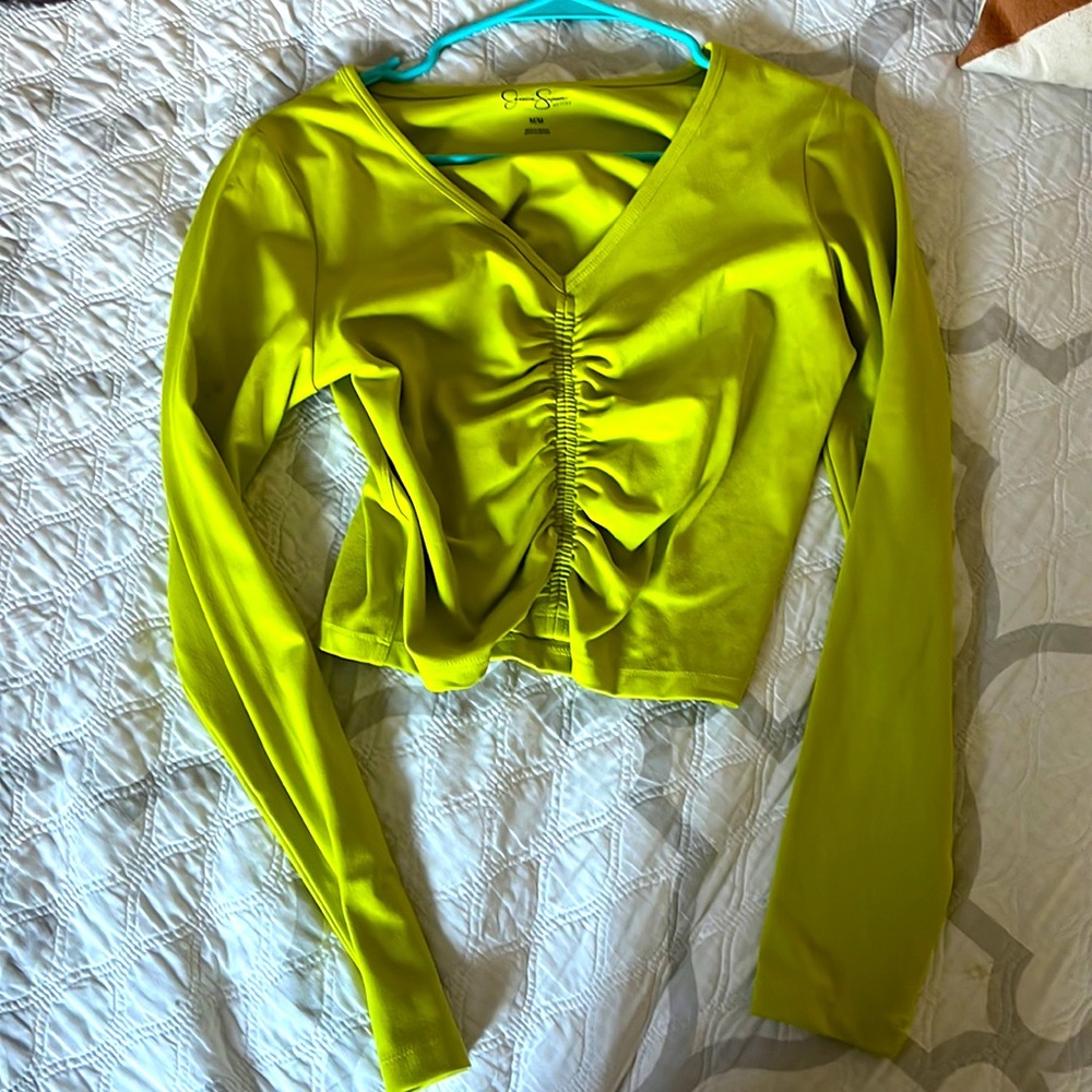 jessica simpson active long sleeve crop top v neck medium chinched ruched